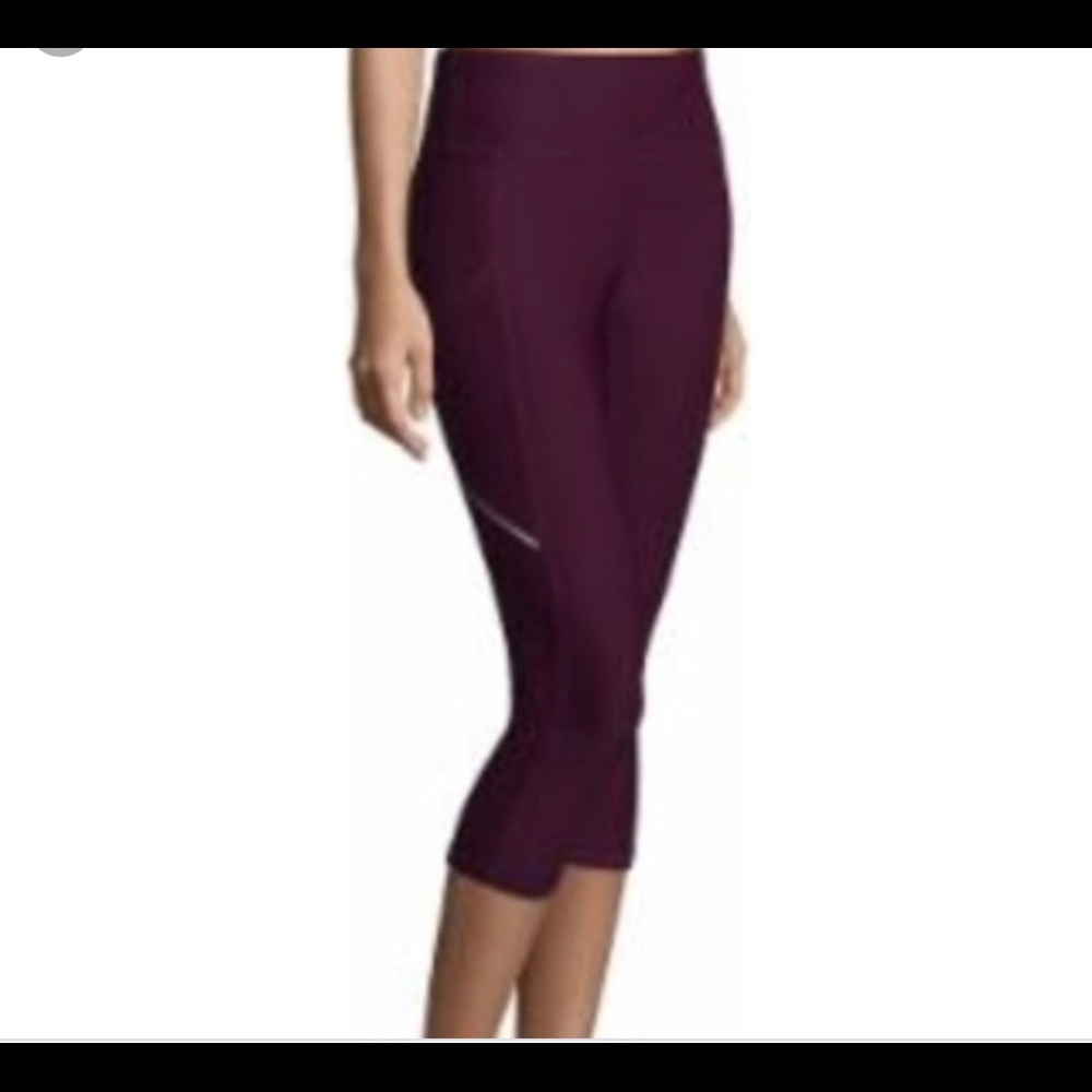 Xersion m Capri leggings